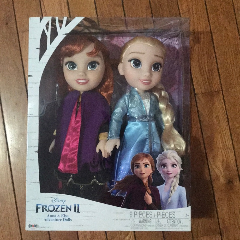 Frozen two Anna and Elsa adventure dolls